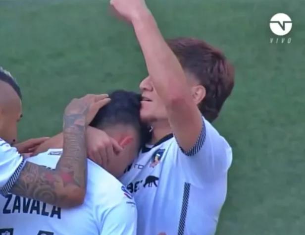 El gesto de Leonardo Gil en Colo Colo / Créditos: TNT Sports Captura