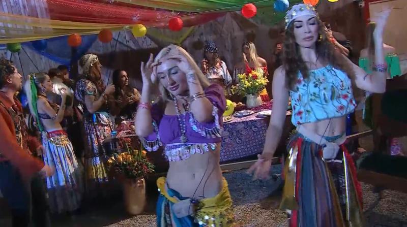 Daniela Colett bailando junto a su compañera Fran - Canal 13