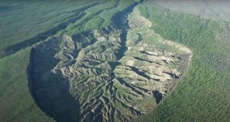 Reuters (video)- Vista aérea de la 'puerta al infierno'