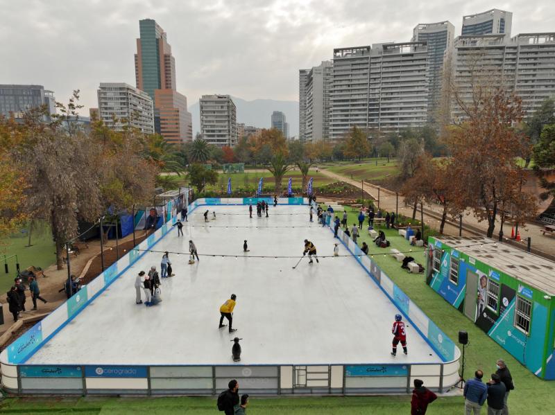 Gentileza - Pista de patinaje sobre hielo de Las Condes