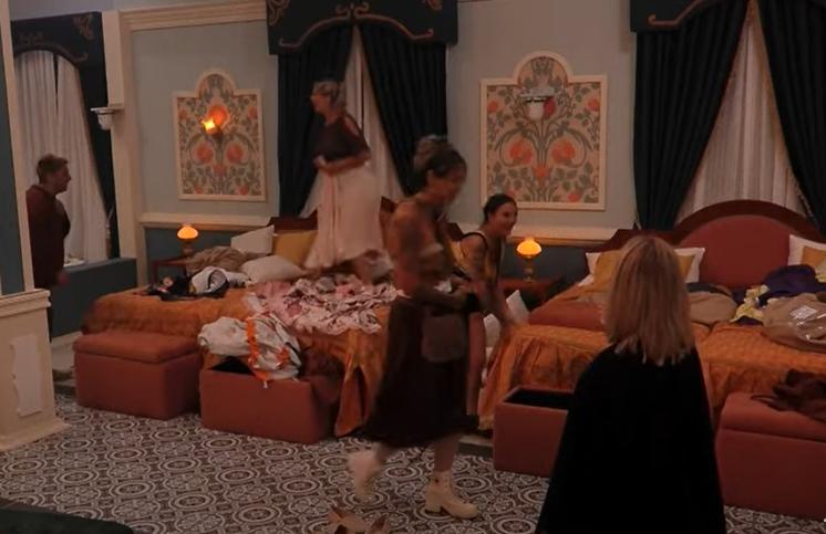 Oriana encaró a sus compañeras por saltar en las camas - Canal 13