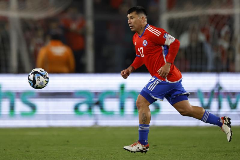 Gary Medel podría regresar al fútbol argentino - Crédito: Photosport