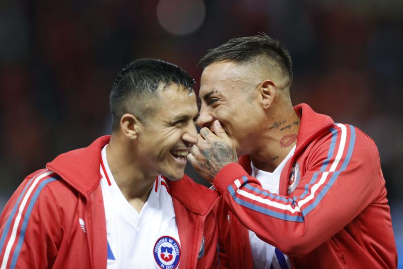 Eduardo Vargas vive un gran momento en Brasil y también con La Roja / Créditos: Photosport