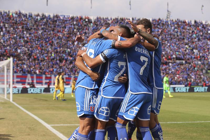 U de Chile recibirá a la UC en el Estadio Nacional - Crédito: Photosport