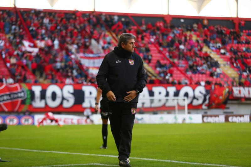 Emiliano Astorga dejó de ser el entrenador de Cobreloa - Crédito: Photosport