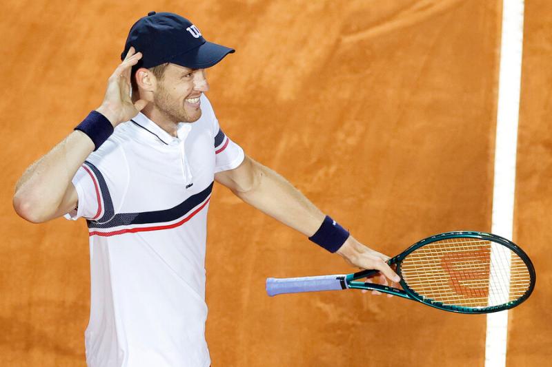 Nicolás Jarry debutaría este domingo en Roland Garros - Photosport
