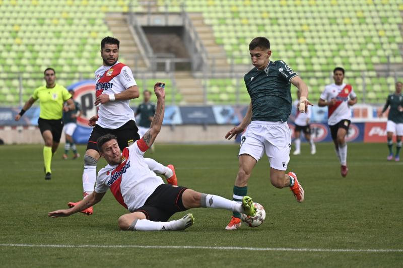 Curicó Unido tiene una millonaria deuda con Necaxa - Crédito: Photosport
