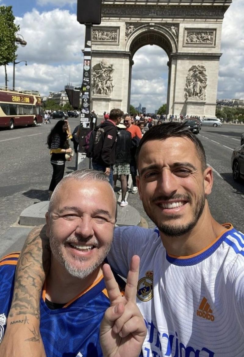 Joselu como hincha del Real Madrid - Crédito: Instagram