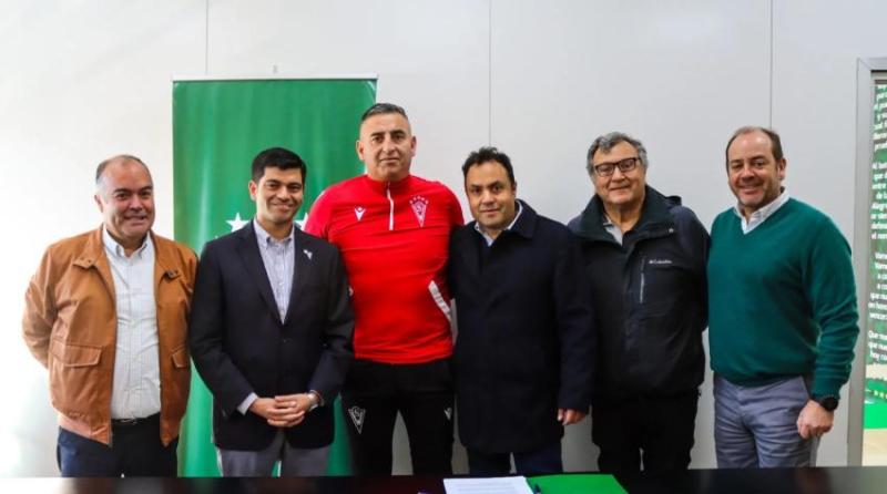 Santiago Wanderers espera un masivo apoyo a Jaime García en su debut. / Foto: @swanderers