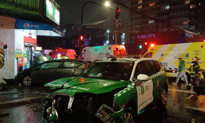 Agencia Uno - Tres lesionados tras choque de patrulla de carabineros