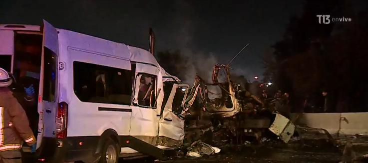 Al menos un muerto y varios heridos tras grave colisión en autopista General Velásquez