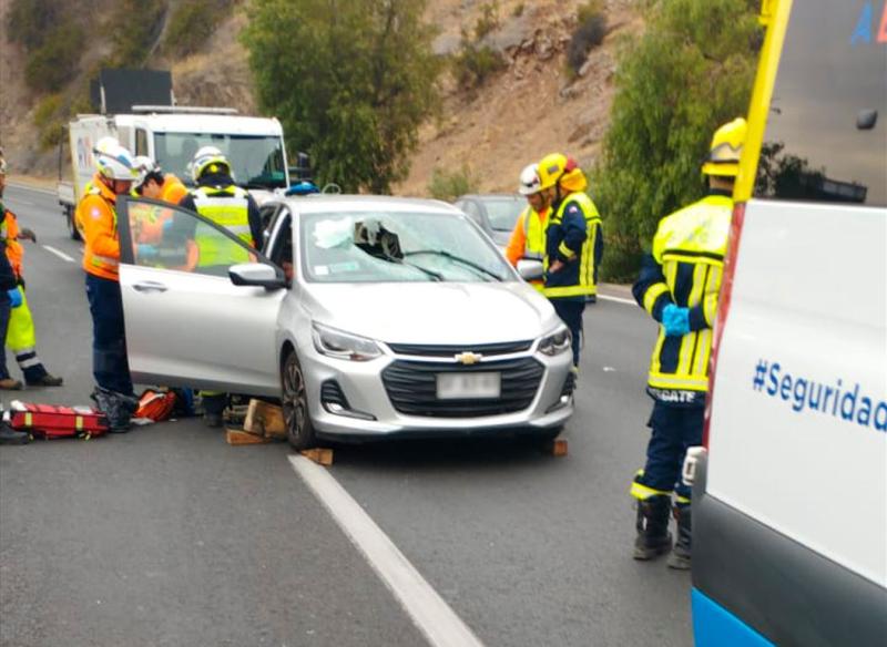 Cedida - La versión de Vespucio Oriente por muerte de una mujer luego que cayera roca sobre autopista en Huechuraba