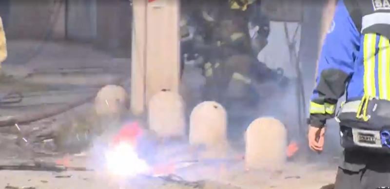 T13 - Incendio en Estación Central afectó cables de luz