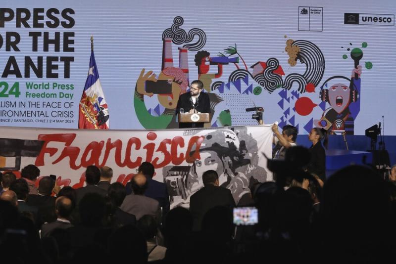 Agencia Uno - Protesta por Francisca Sandoval contra el Presidente Boric