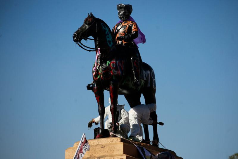 Agencia Uno - Monumento a general Baquedano