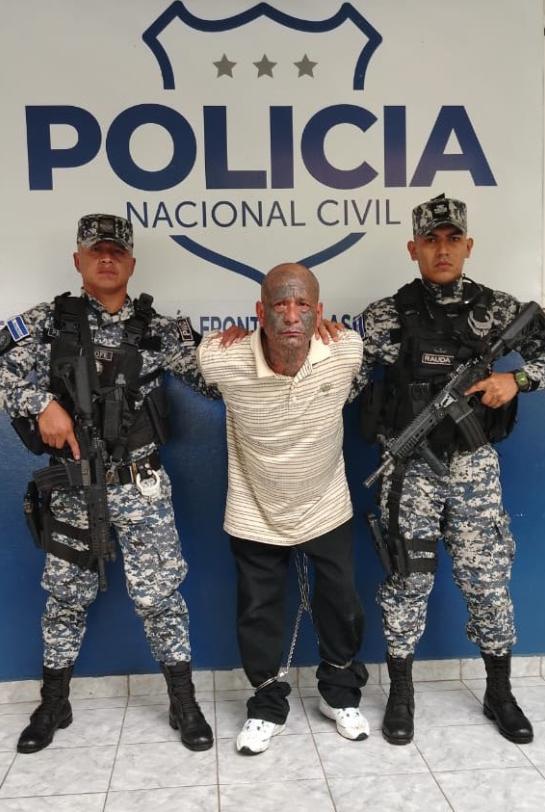 X @Vi11atoro - Presunto líder de los Mara Salvatrucha fue entregado a El Salvador