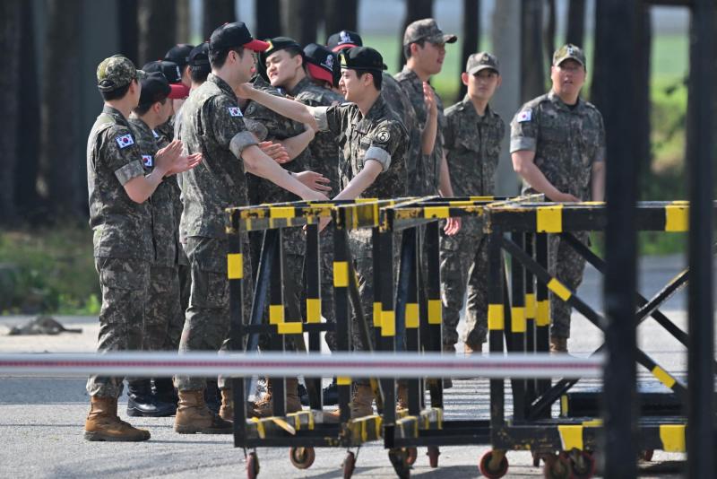 Jin de BTS dejó el Servicio Militar - AFP