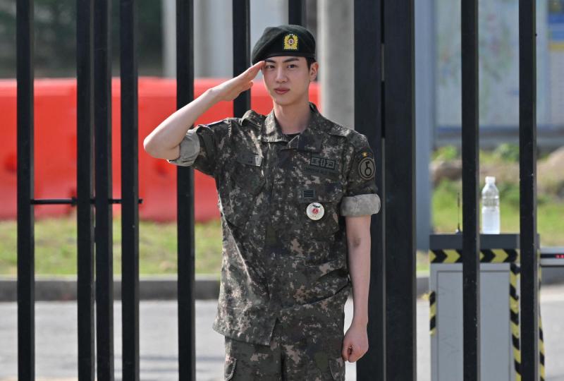 Jin de BTS dejó el Servicio Militar - AFP