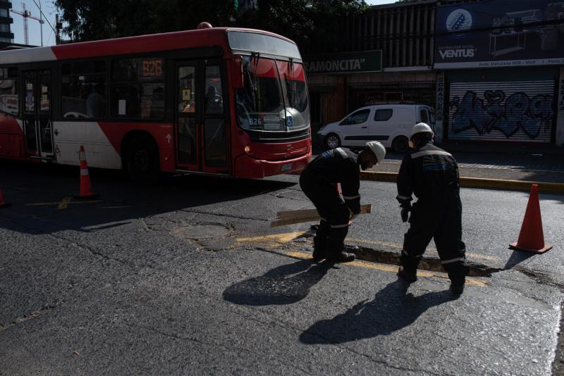 Agencia Uno - Hoyos en las calles (referencial)