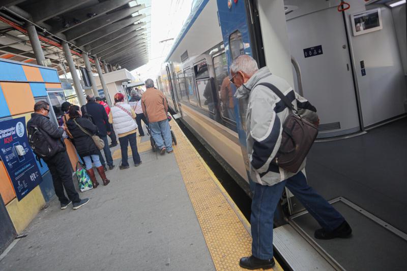 Agencia Uno - EFE anuncia plan de contingencia ante paralización de servicios de trenes de Concepción