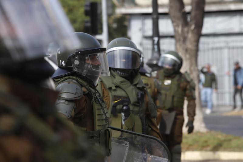 Grupo de banda - "Ante esta situación, se han efectuado diferentes controles y rondas en el lugar para dar con el paradero de estos individuos que atacaron, de manera brutal, a nuestros Carabineros", declaró el coronel Villarroel.
