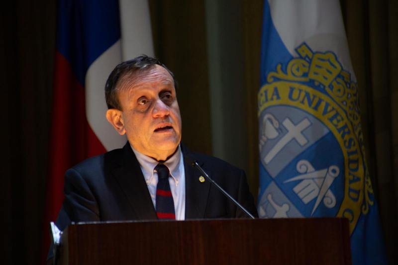 Rector de la PUC rechaza proyecto de aborto legal - Agencia Uno