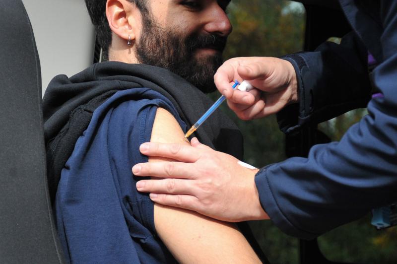 Agencia Uno - Casi no quedan vacunas contra la influenza en farmacias y clínicas