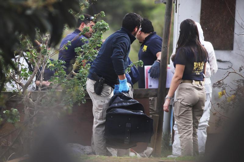 Las pericias de la PDI en el inmueble de Hugo Bustamante - Agencia Uno