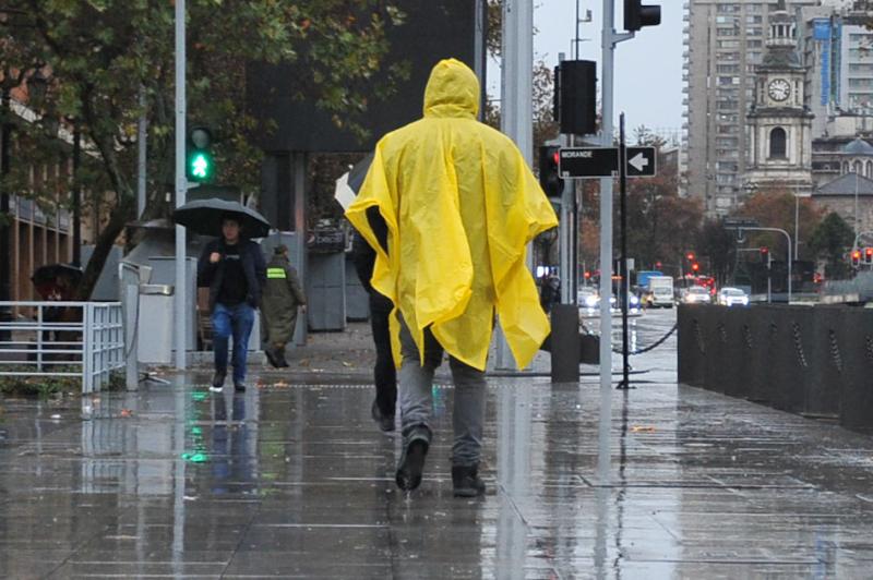 Agencia Uno - Lluvia en la región Metropolitana por sistema frontal