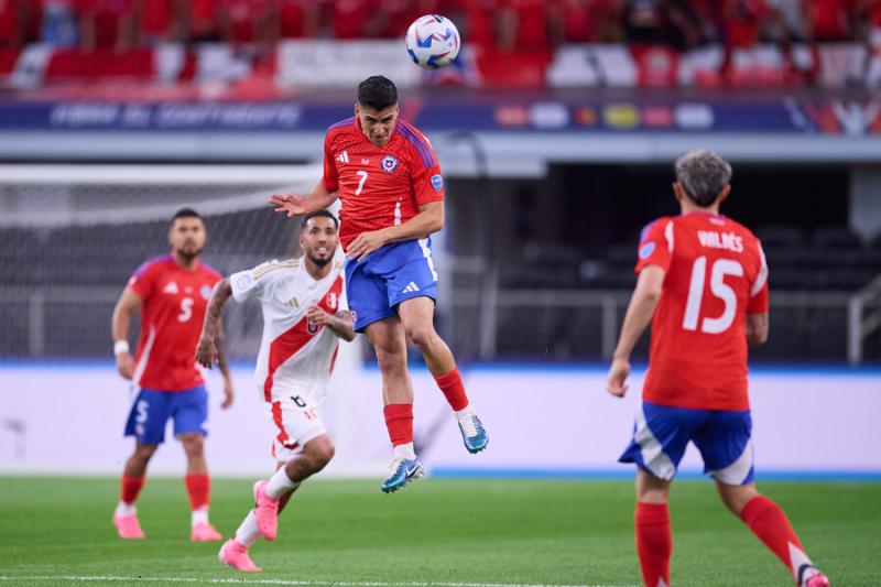 Chile y Perú debutan en Copa América - Créditos: Photosport