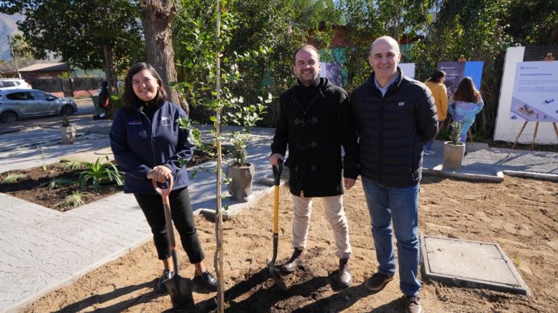 Cierre de ceremonia con plantación de Quillay