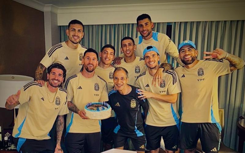 Lionel Messi celebra cumpleaños con la selección - Créditos: @leomessi