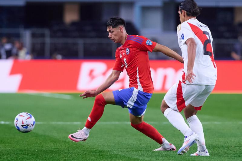 Dario Osorio por Chile contra Perú - Créditos: Photosport