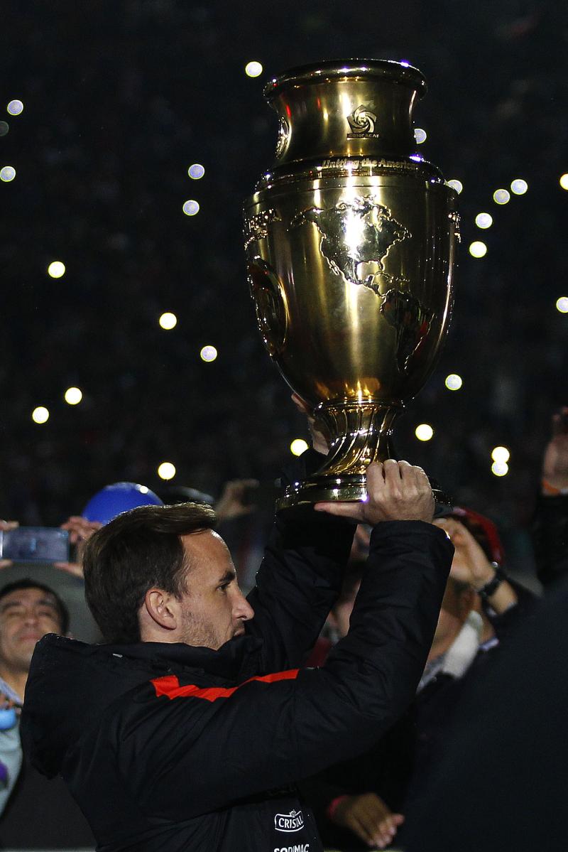 'Chapa' Fuenzalida recordará la obtención de la Copa Centenario en "Generación Dorada" - Créditos: Photosport