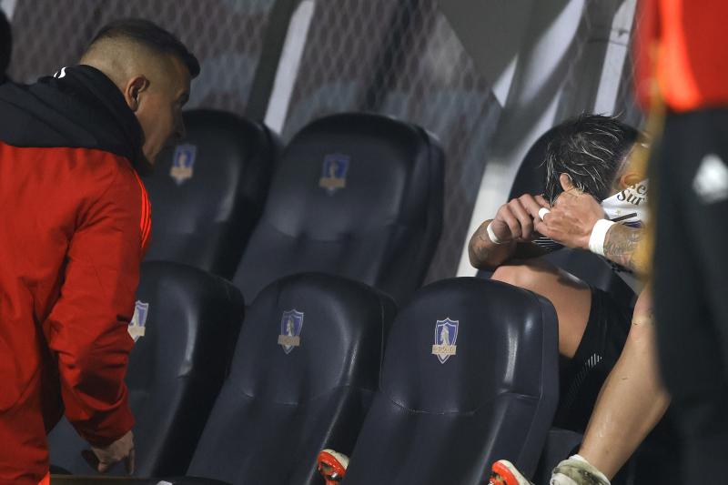 Jorge Almirón protagonizó un tenso cruce con Carlos Palacios en el duelo entre Colo Colo y Copiapó - Crédito: Photosport