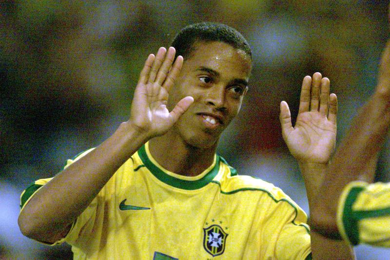 Ronaldinho y su debut en Brasil. Crédito: CONMEBOL.