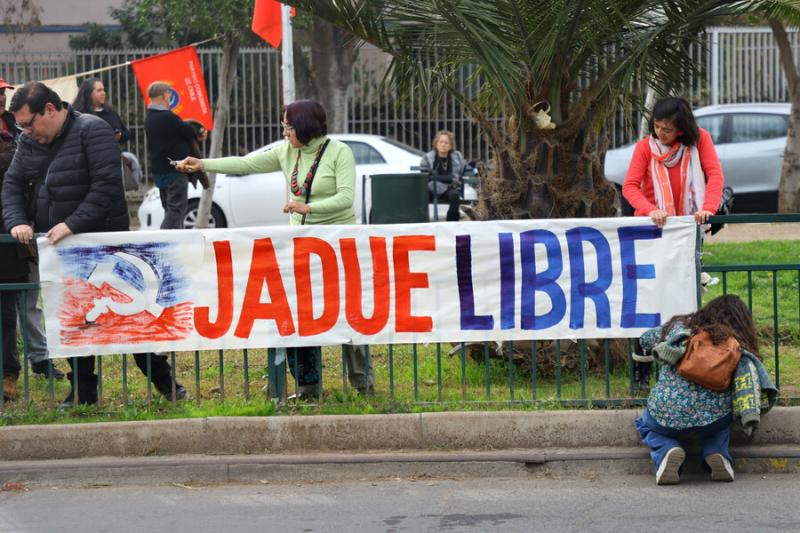 ATON - Adherentes llegan a apoyar a Daniel Jadue