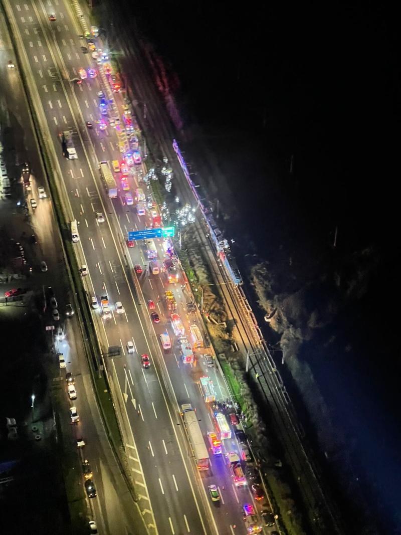 Carabineros - Imágenes aéreas del choque de trenes en San Bernardo
