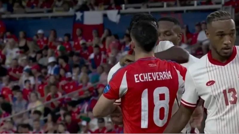 Codazo a Rodrigo Echeverría en el partido ante Canadá por la Copa América 2024