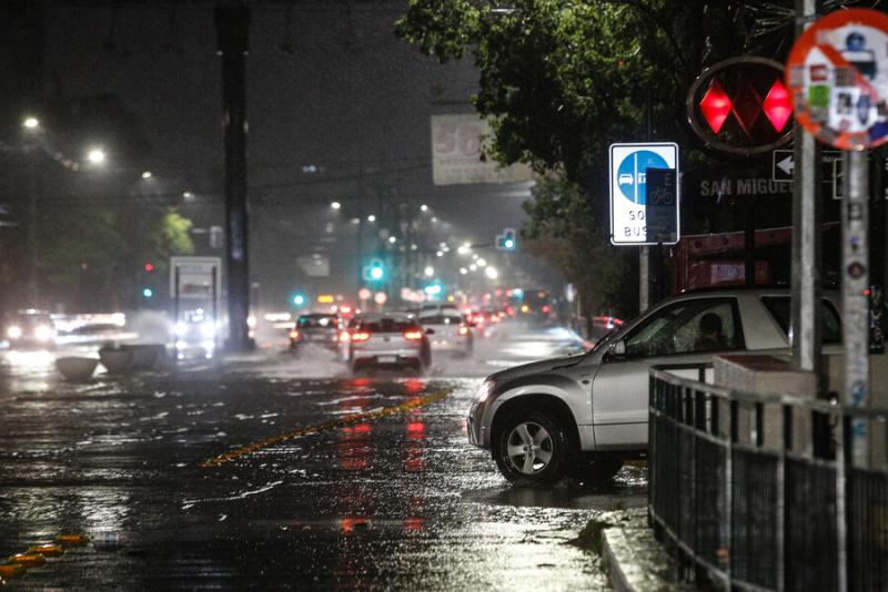 Agencia Uno - Lluvia en Santiago