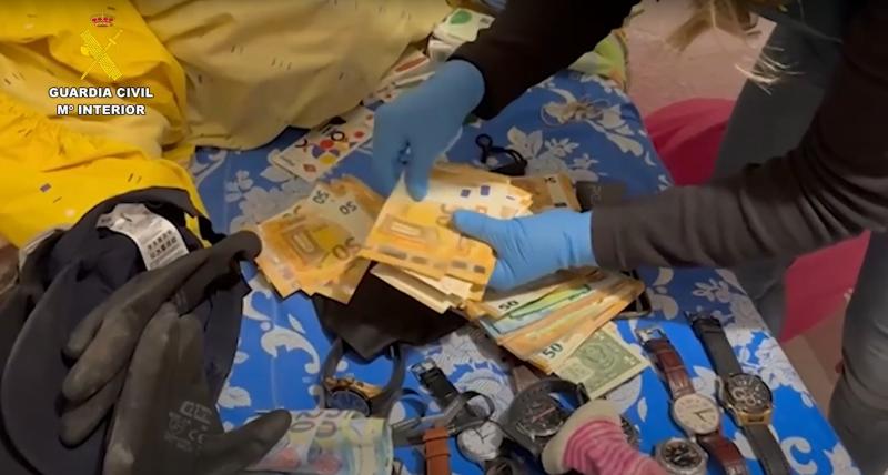 Detienen a dos chilenos que eran parte de una banda delictual en Madrid - Guardia Civil española