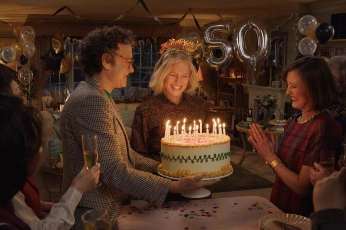 Gentileza - Tom Hanks y Robin Wright en "Aquí"