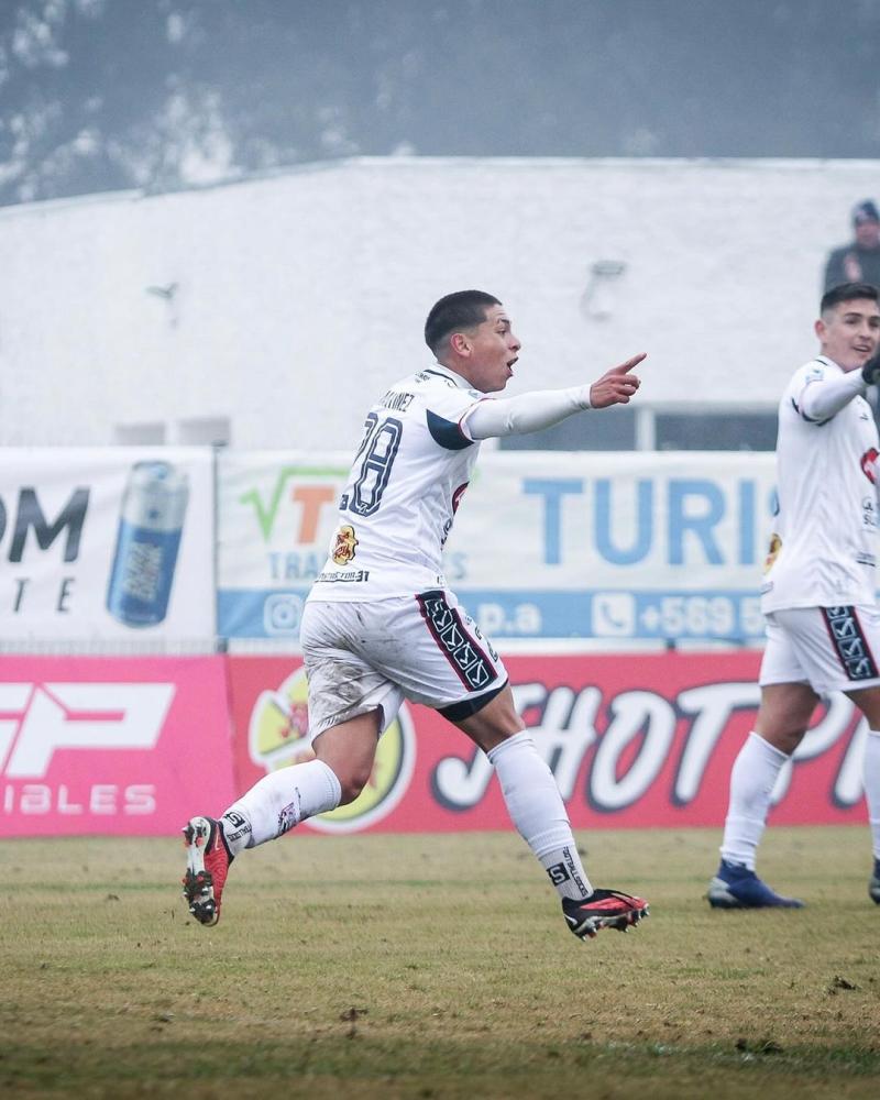 Lucas Martínez debutó en Deportes Melipilla con 17 años - Créditos: @deportesmelipilla