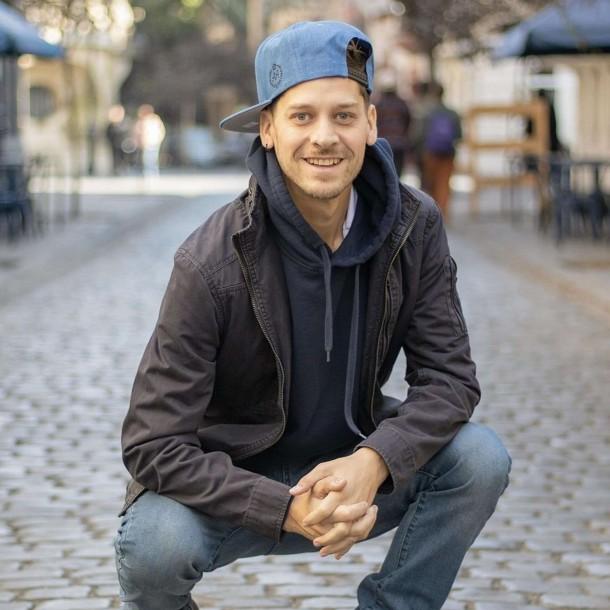 Instagram Ariel Osses - Exchico Yingo.