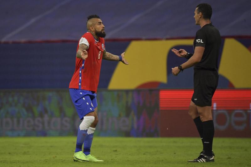 AFP - Arturo Vidal y Wilmar Roldán