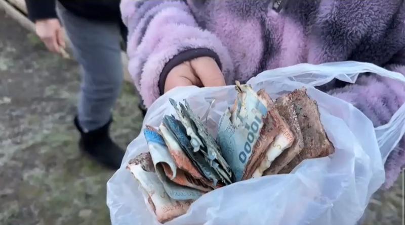 T13 - Billetes enterrados