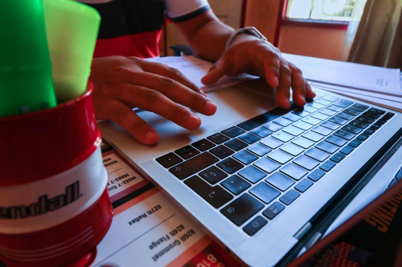 Agencia Uno - Familia de Panguipulli recibirá indemnización por un notebook (referencial)