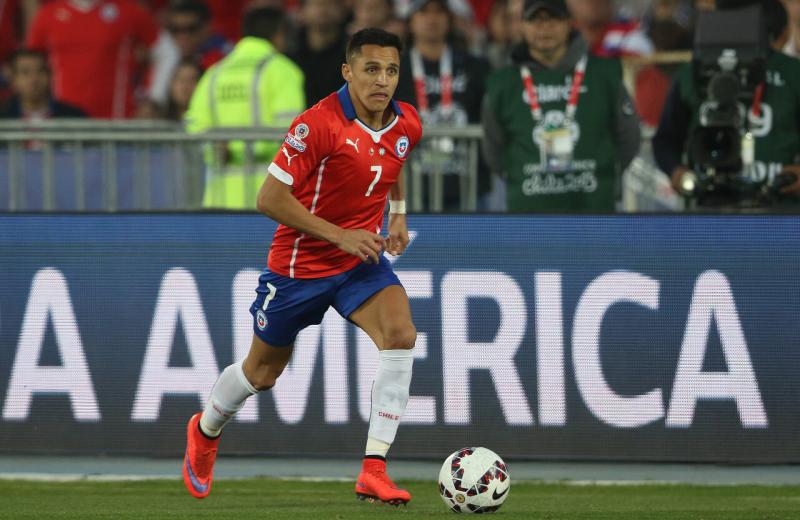 Agencia Uno - El balón de la Copa América 2015 volvió a Chile