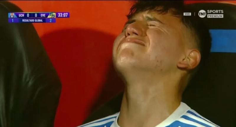 Ignacio Vásquez salió llorando de la cancha en el duelo entre U de Chile y Everton - Créditos: Captura TNT Sports