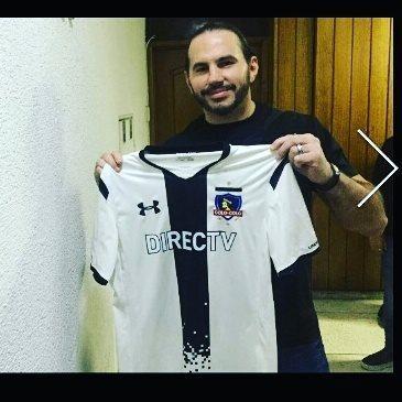 'X' - Matt Hardy posó con la camiseta de Colo Colo hace varios años